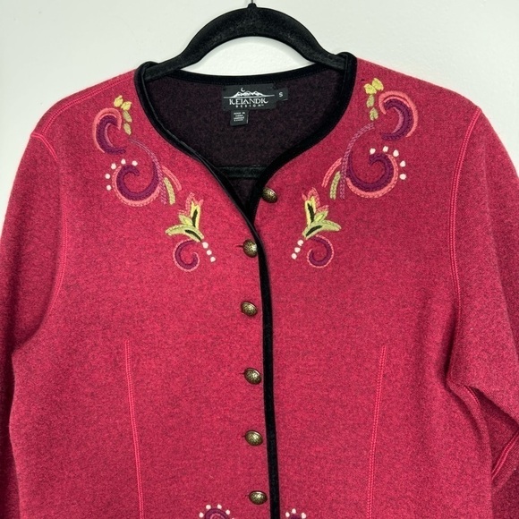 Icelandic Design red floral design wool button front sweater jacket - Picture 3 of 9